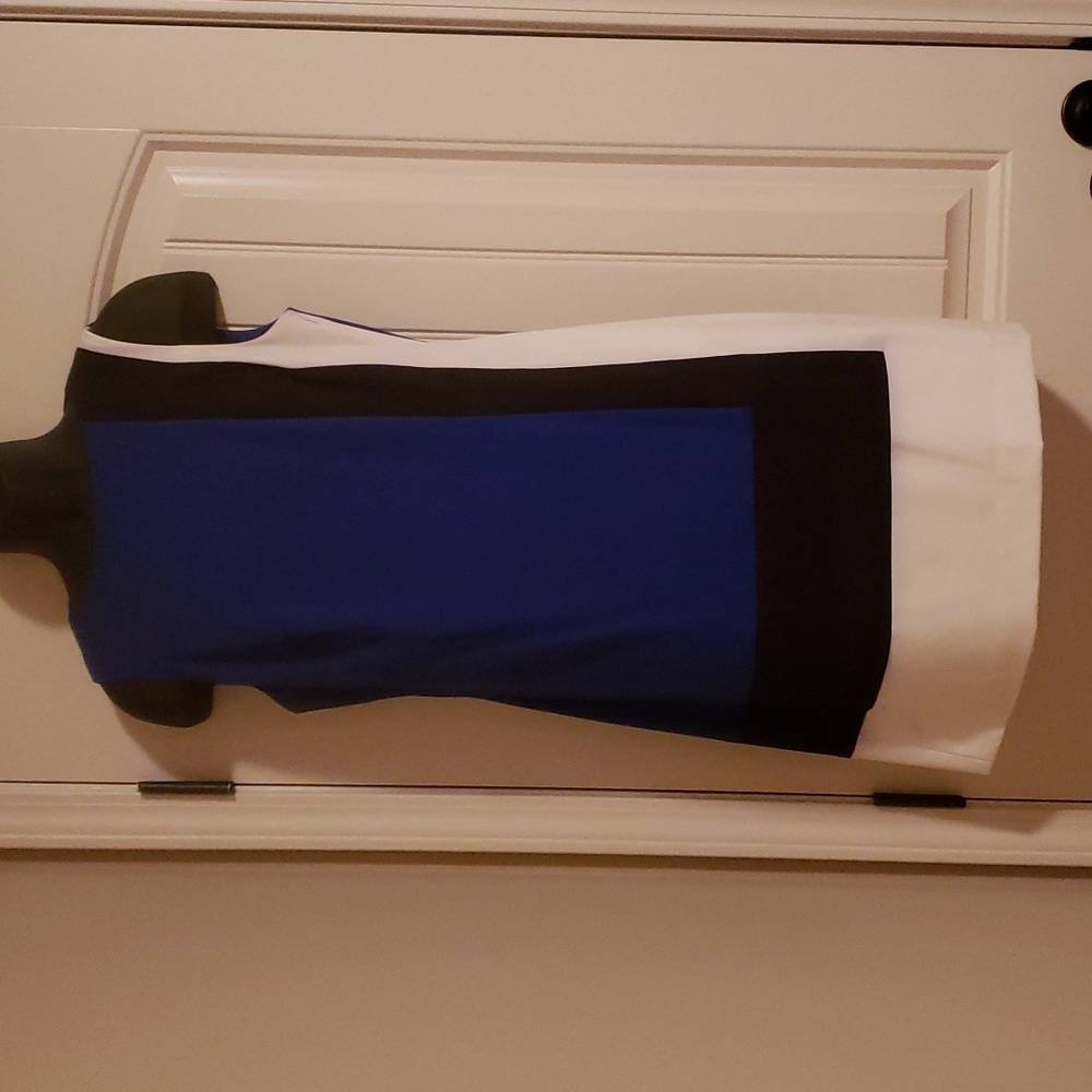 Black blu white sleeveless dress